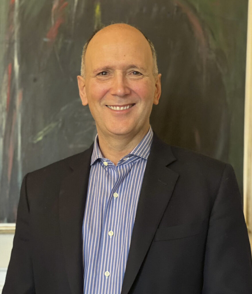 Juan Emilio Posada Echeverri-Miembro Principal