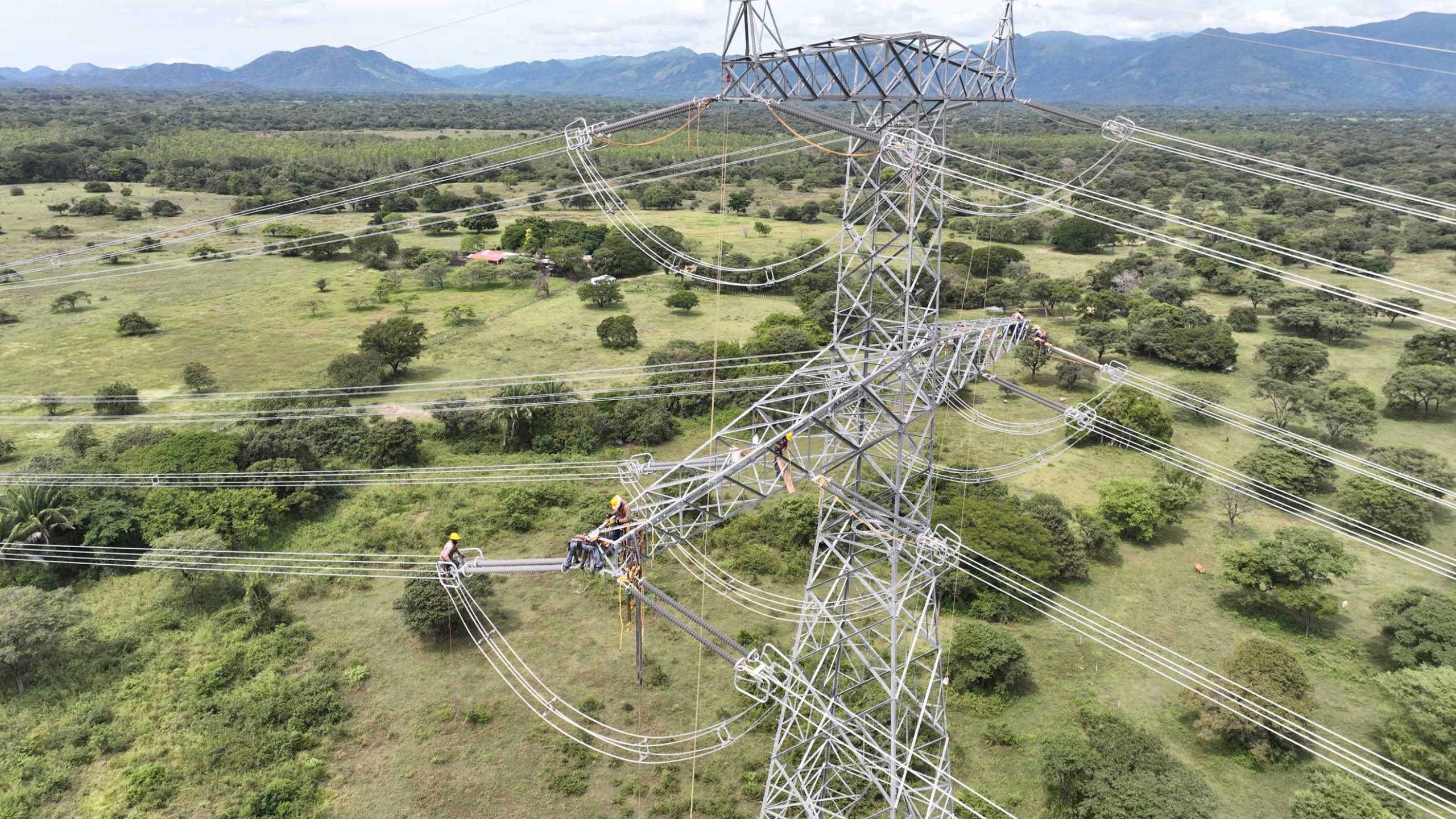 Línea de transmisión La Jagua del Pilar- El Copey a 500 mil voltios.
